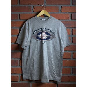 New York Yankees Vintage Graphic T-Shirt – Gray – Size Large